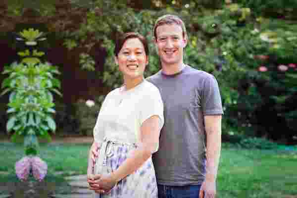 马克·扎克伯格和他的妻子正在期待一个女婴