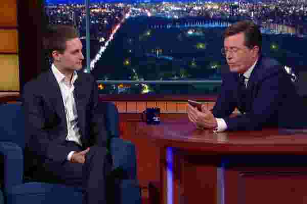 斯蒂芬·科尔伯特 (Stephen Colbert) 与Snapchat首席执行官埃文·斯皮格尔 (Evan Spiegel) 一起提出了疯狂的问题 (观看)