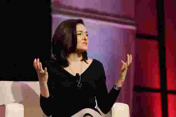 谢丽尔·桑德伯格 (Sheryl Sandberg) 的6个步骤，以确保每个人在工作中都感到安全