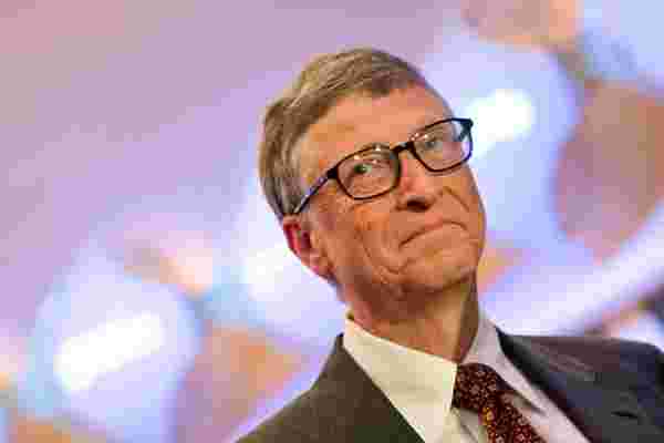 亿万富翁比尔·盖茨 (Bill Gates) 向新毕业生发推文建议