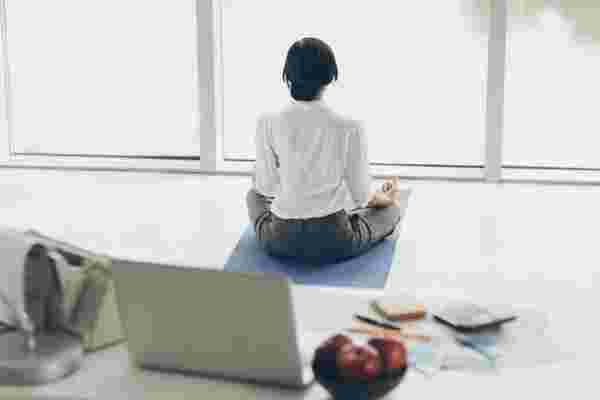 您如何扭转公司的工作与生活失衡？通过瑜伽。