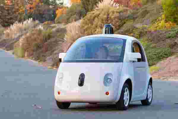 Google授予了在自动驾驶汽车外部部署的安全气囊的专利
