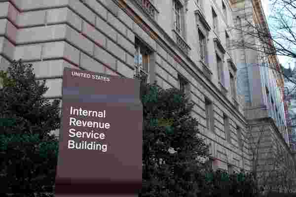 IRS预计服务器崩溃后退税的延迟最小