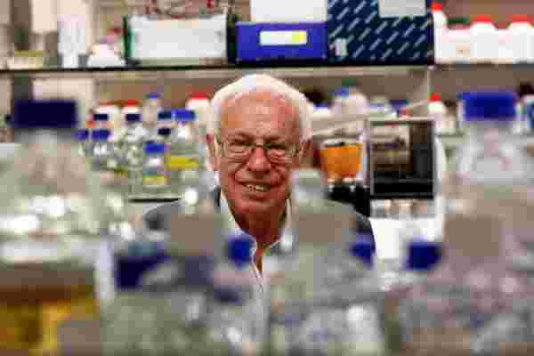 诺贝尔化学奖授予科学家DNA修复研究