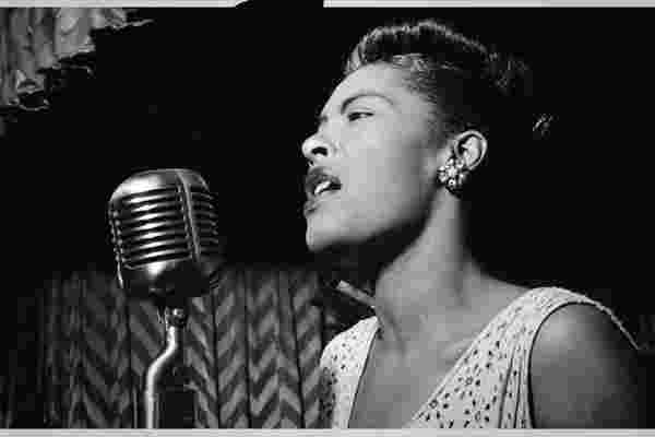 Billie Holiday的全息图在阿波罗剧院唱歌